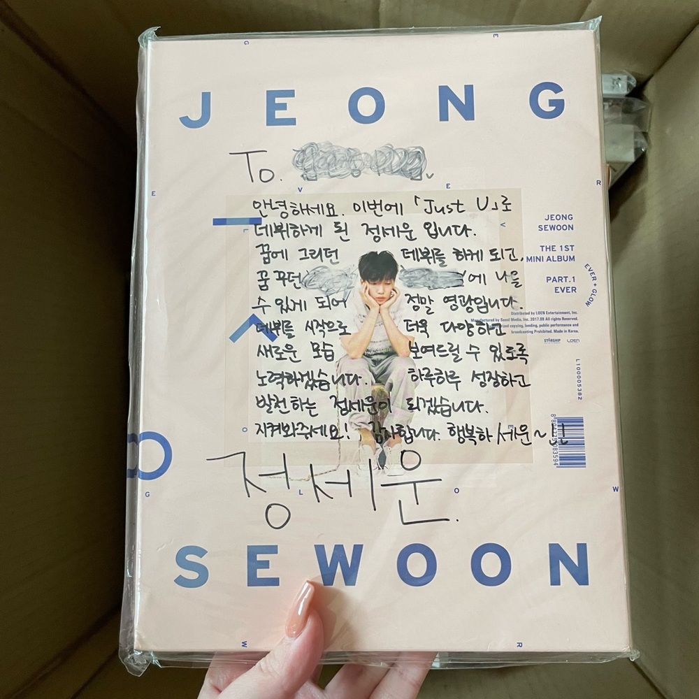 Jeong Sewoon signed kpop album